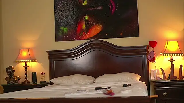 Snapshot of Katyerave chatting on 03.04.25 Katyerave online show from 03.04.25