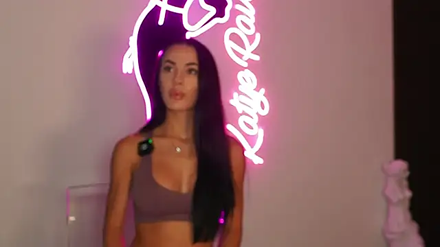 Snapshot of Katyerave chatting on 10.09.25 Katyerave online show from 10.09.25