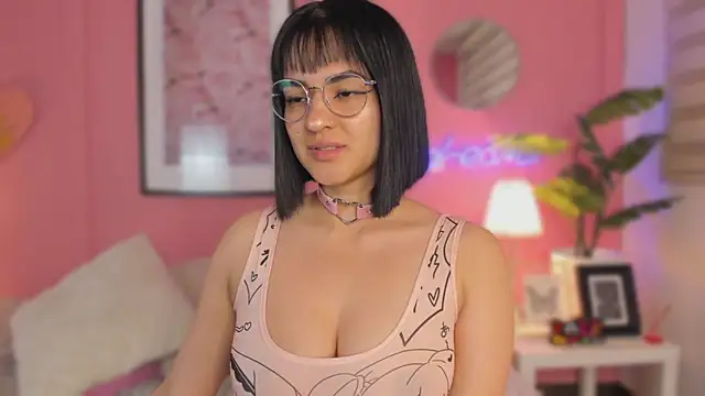 Snapshot of SoySaraa chatting on 10.11.25 SoySaraa online show from 10.11.25