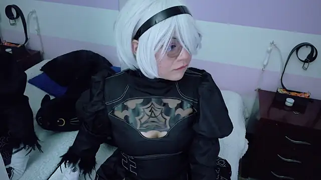 Snapshot of Catwhite_ chatting on 11.07.25 Catwhite online show from 11.07.25