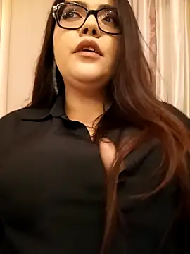 AriaRussell online show from 04.17.26