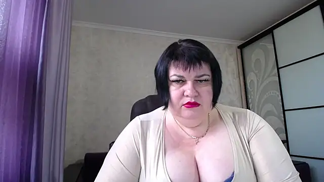 JuicyLady Di online show from 10.05.25