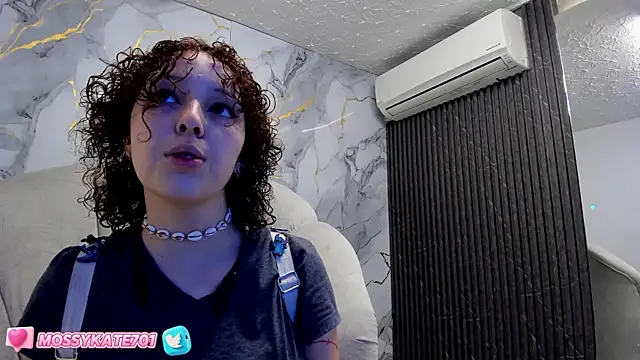 Snapshot of Katemoss70 chatting on 12.28.24 Katemoss70 online show from 12.28.24