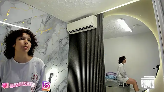 Snapshot of Katemoss70 chatting on 01.27.25 Katemoss70 online show from 01.27.25