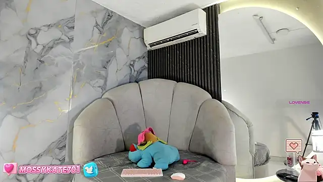 Snapshot of Katemoss70 chatting on 02.09.25 Katemoss70 online show from 02.09.25