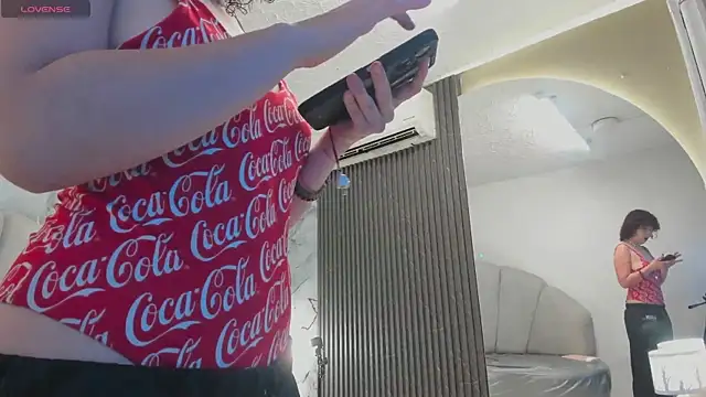 Snapshot of Katemoss70 chatting on 03.01.25 Katemoss70 online show from 03.01.25