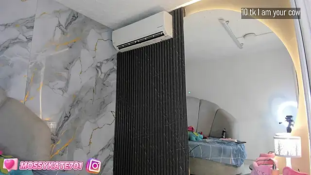 Snapshot of Katemoss70 chatting on 03.05.25 Katemoss70 online show from 03.05.25