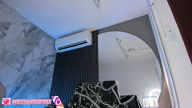 Snapshot of Katemoss70 chatting on 03.06.25 Katemoss70 online show from 03.06.25