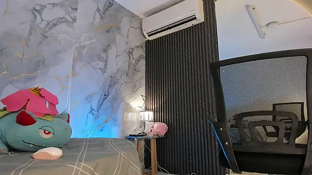 Snapshot of Katemoss70 chatting on 03.13.25 Katemoss70 online show from 03.13.25