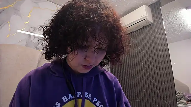 Snapshot of Katemoss70 chatting on 03.14.25 Katemoss70 online show from 03.14.25