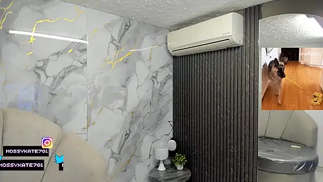 Snapshot of Katemoss70 chatting on 09.15.25 Katemoss70 online show from 09.15.25