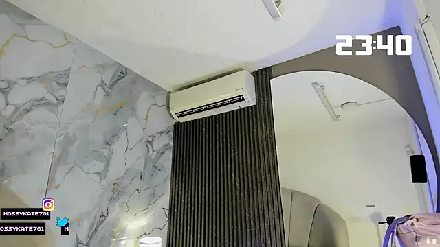 Snapshot of Katemoss70 chatting on 10.08.25 Katemoss70 online show from 10.08.25