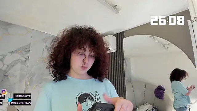 Snapshot of Katemoss70 chatting on 10.11.25 Katemoss70 online show from 10.11.25