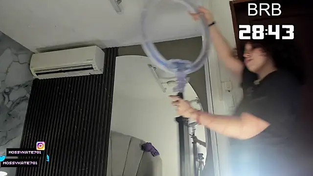 Snapshot of Katemoss70 chatting on 10.13.25 Katemoss70 online show from 10.13.25