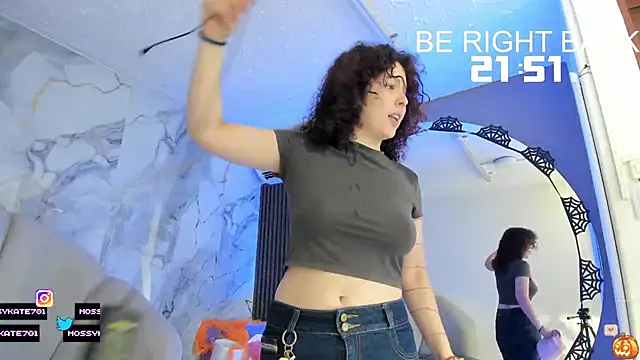 Snapshot of Katemoss70 chatting on 10.23.25 Katemoss70 online show from 10.23.25