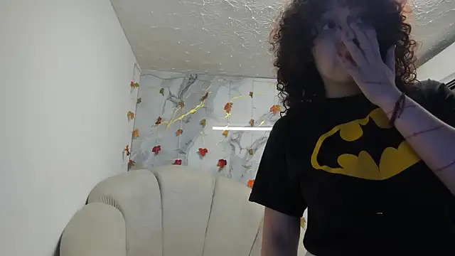 Snapshot of Katemoss70 chatting on 10.30.25 Katemoss70 online show from 10.30.25