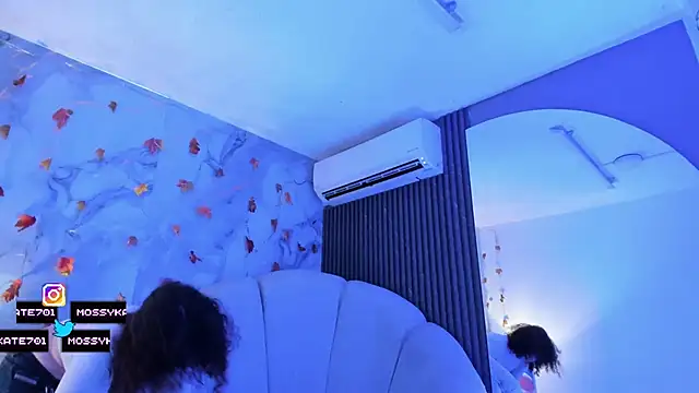 Snapshot of Katemoss70 chatting on 11.07.25 Katemoss70 online show from 11.07.25