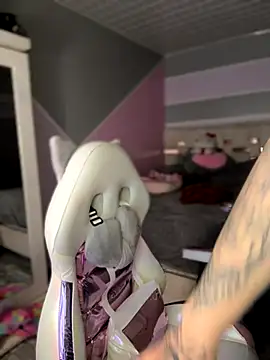 Sam Thompsoon  online show from 11.14.25