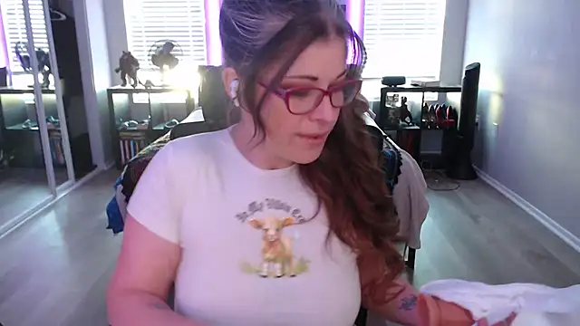 Snapshot of TheLenaAdams chatting on 01.13.25 TheLenaAdams online show from 01.13.25