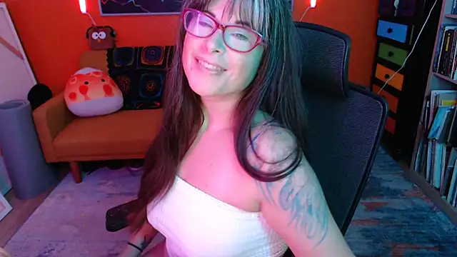 Snapshot of TheLenaAdams chatting on 09.26.25 TheLenaAdams online show from 09.26.25