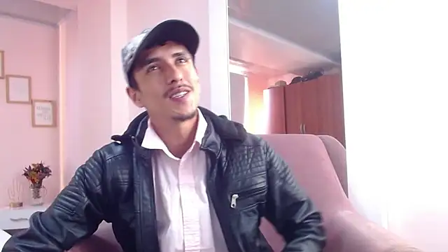 Snapshot of ryan_maxy chatting on 01.18.25 ryan maxy online show from 01.18.25