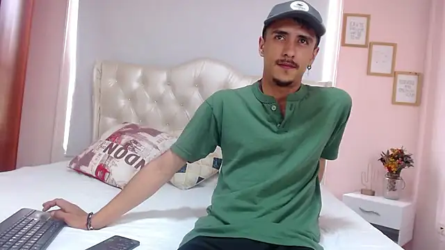 Snapshot of ryan_maxy chatting on 02.04.25 ryan maxy online show from 02.04.25