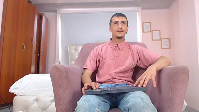 Snapshot of ryan_maxy chatting on 03.04.25 ryan maxy online show from 03.04.25