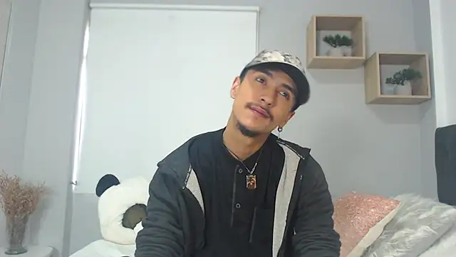 Snapshot of ryan_maxy chatting on 03.18.25 ryan maxy online show from 03.18.25