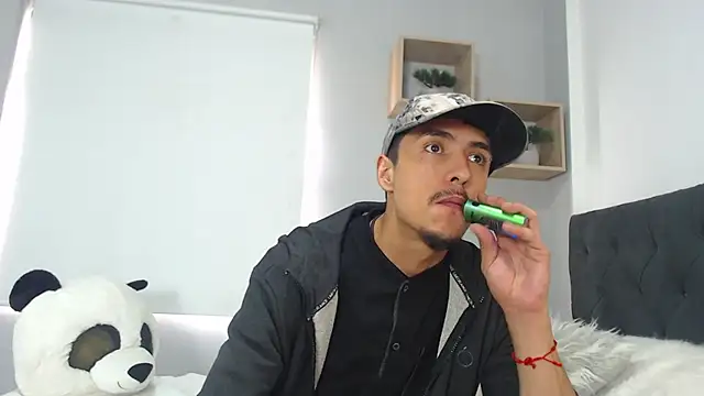 Snapshot of ryan_maxy chatting on 03.18.25 ryan maxy online show from 03.18.25