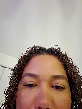 Snapshot of cataleya-glen chatting on 10.16.25 cataleya-glen online show from 10.16.25