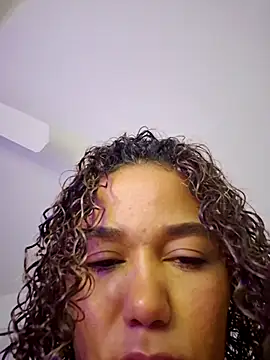 Snapshot of cataleya-glen chatting on 10.24.25 cataleya-glen online show from 10.24.25
