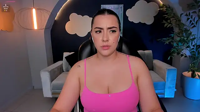 Snapshot of MartinnaBonnet chatting on 01.10.25 MartinnaBonnet online show from 01.10.25