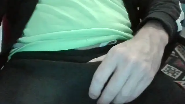 Snapshot of alessexxx24 chatting on 09.30.25 alessexxx24 online show from 09.30.25