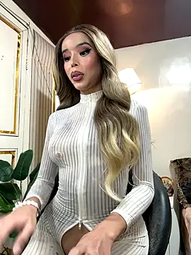 Elizabeth Arden online show from 10.30.25