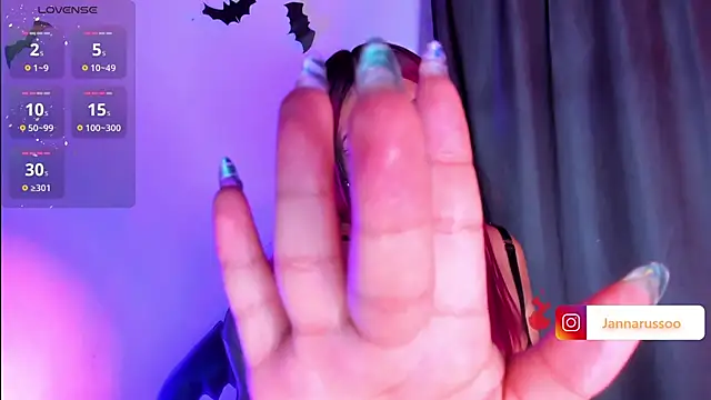 Snapshot of EmmaRusso chatting on 10.09.25 EmmaRusso online show from 10.09.25