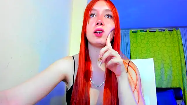 Snapshot of horny__molly_ chatting on 12.18.24 horny molly online show from 12.18.24