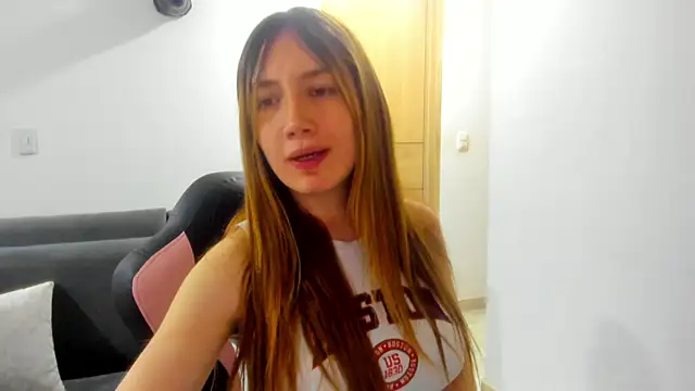 Snapshot of horny__molly_ chatting on 11.05.25 horny molly online show from 11.05.25