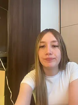 Snapshot of horny__molly_ chatting on 06.27.26 horny molly online show from 06.27.26