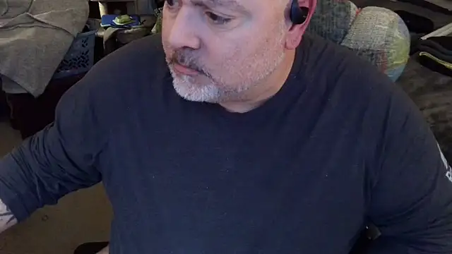 Snapshot of Drake_DVamp chatting on 02.11.25 Drake DVamp online show from 02.11.25