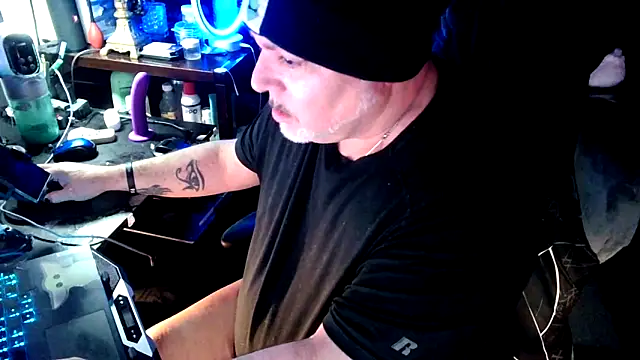 Snapshot of Drake_DVamp chatting on 09.23.25 Drake DVamp online show from 09.23.25