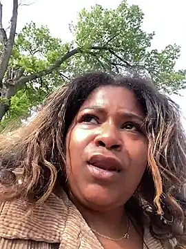 BigFineSelena online show from 04.12.26