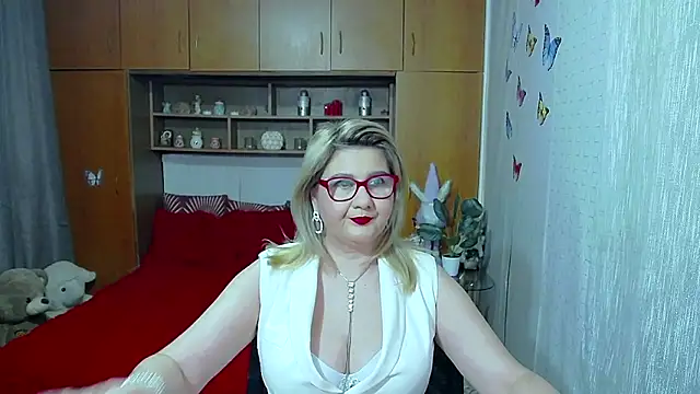 Snapshot of LucilleFenlys chatting on 04.23.26 LucilleFenlys online show from 04.23.26