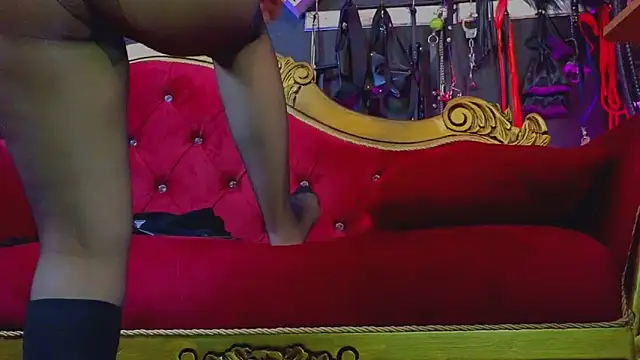 PerlaDivaio online show from 10.27.25