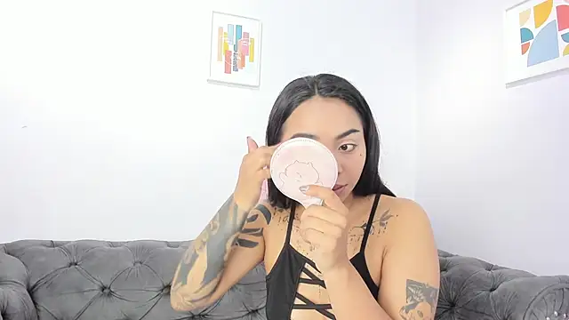 miss soffi  online show from 11.15.25