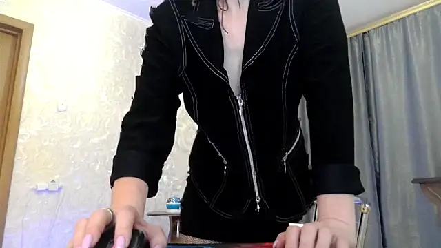 Snapshot of elenaza chatting on 10.02.25 elenaza online show from 10.02.25