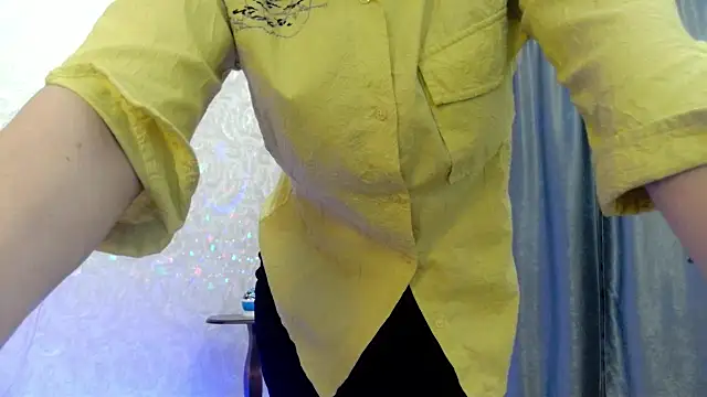 Snapshot of elenaza chatting on 10.11.25 elenaza online show from 10.11.25