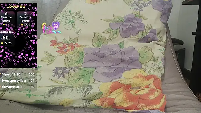 Kittywhiteass online show from 05.10.26