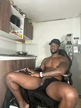 Snapshot of blackdrey18 chatting on 02.05.25 blackdrey18 online show from 02.05.25