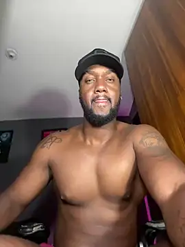 Snapshot of blackdrey18 chatting on 02.13.25 blackdrey18 online show from 02.13.25