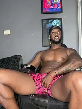 Snapshot of blackdrey18 chatting on 02.18.25 blackdrey18 online show from 02.18.25